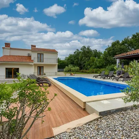 Villa Aqua