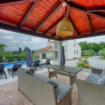 Aqua Villa *